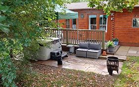 The Cabin With Hot Tub